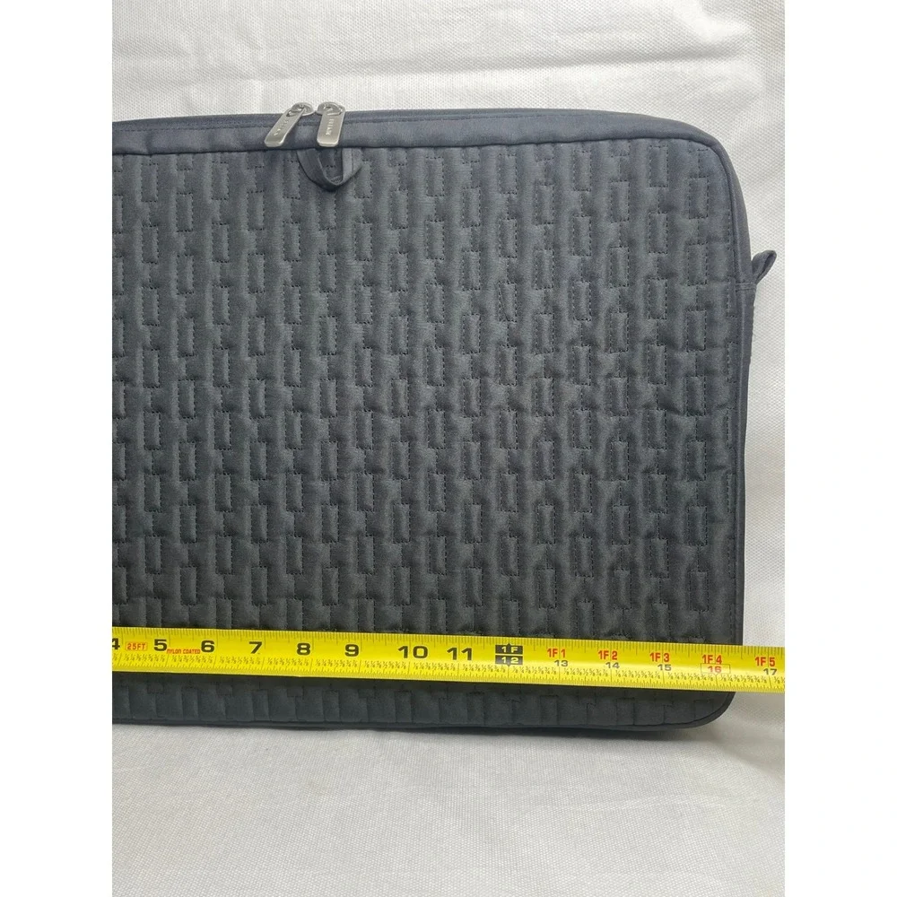Belkin Soft Laptop Case 16